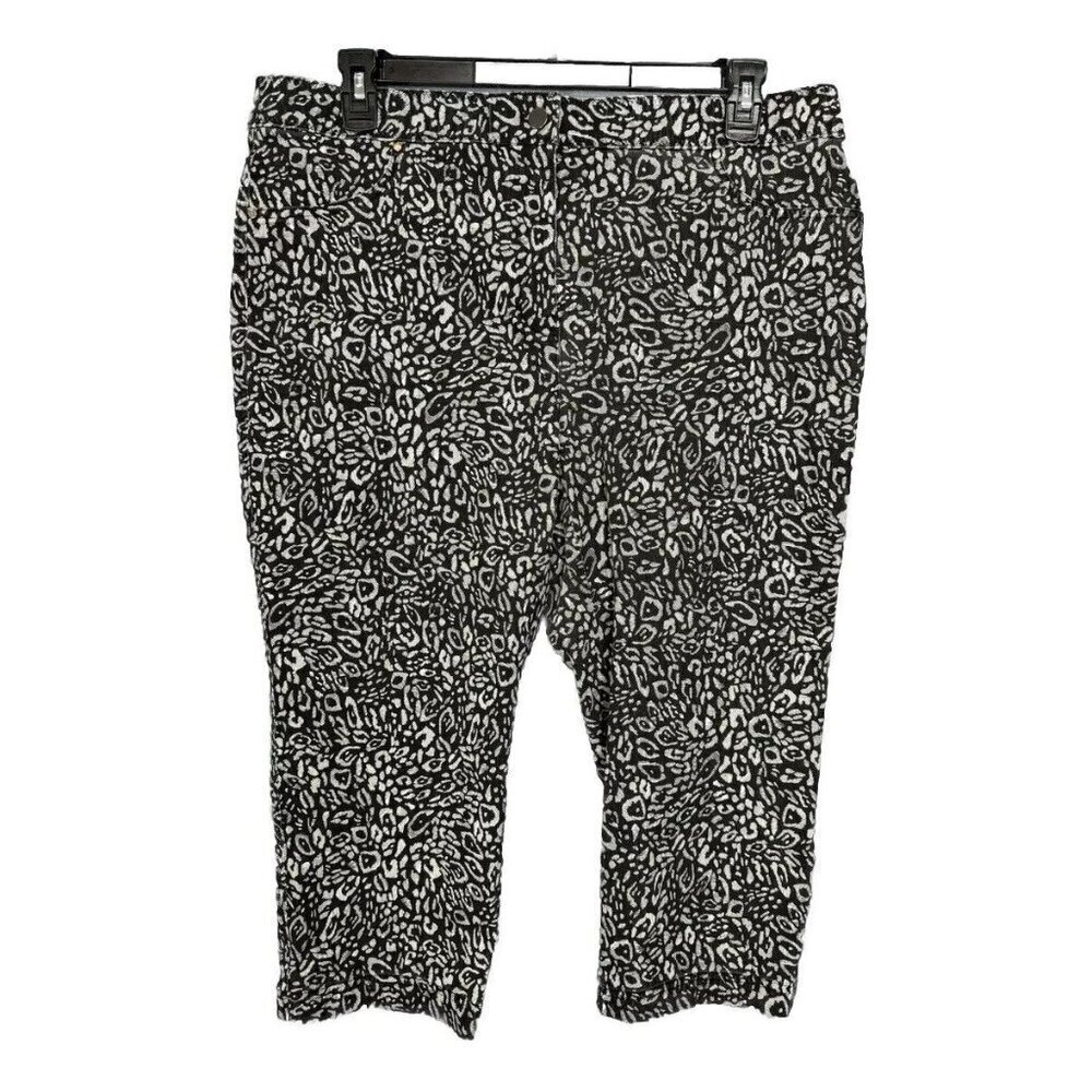 Chicos Pants Womens 3/XL Black Capri Crop Leopard Animal Print Stretch Zip